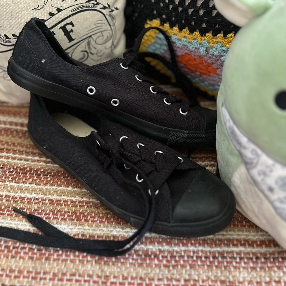 All black converse shoes
